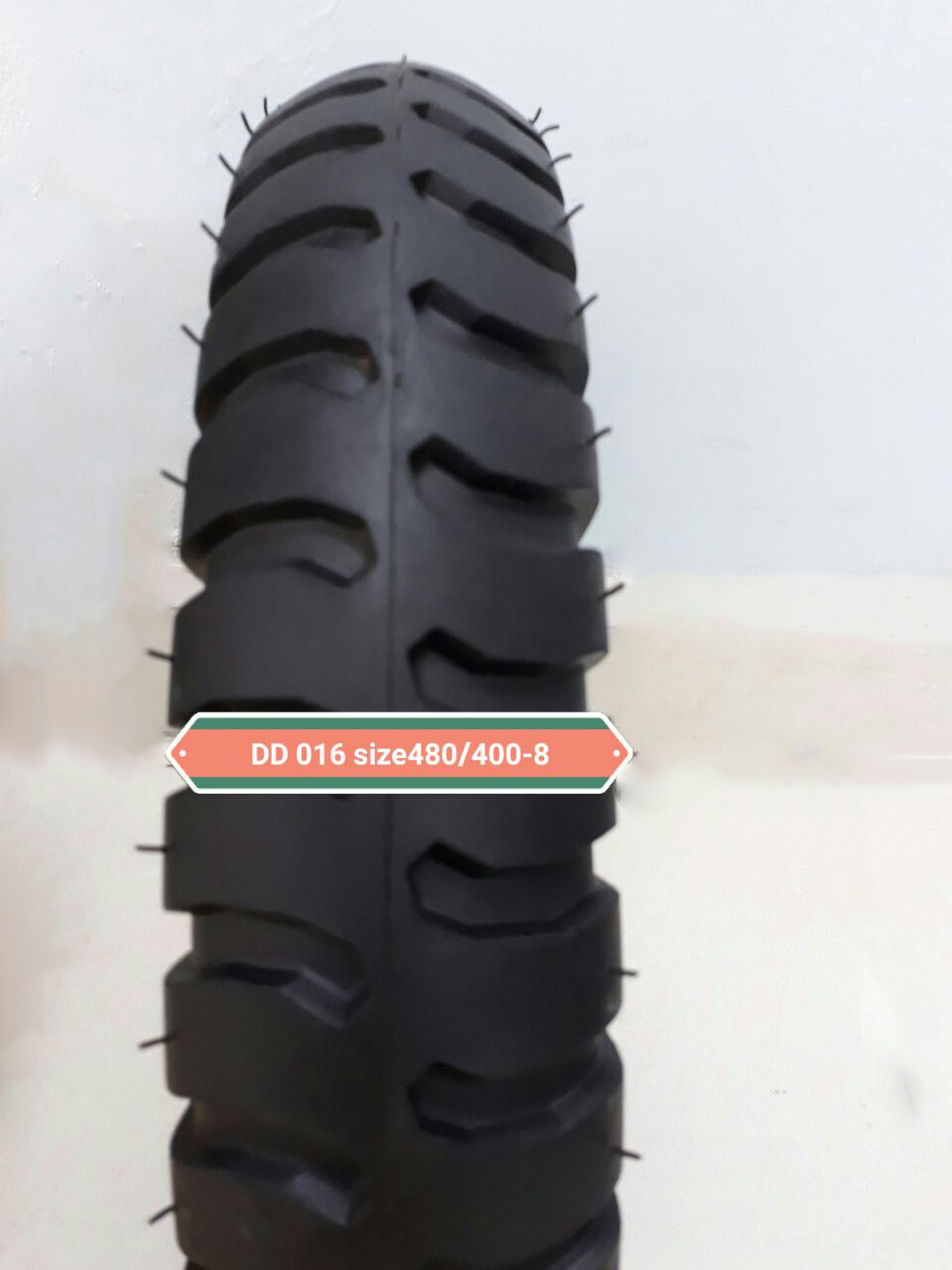 DD016 Wheelbarrow tires size 480/400-8